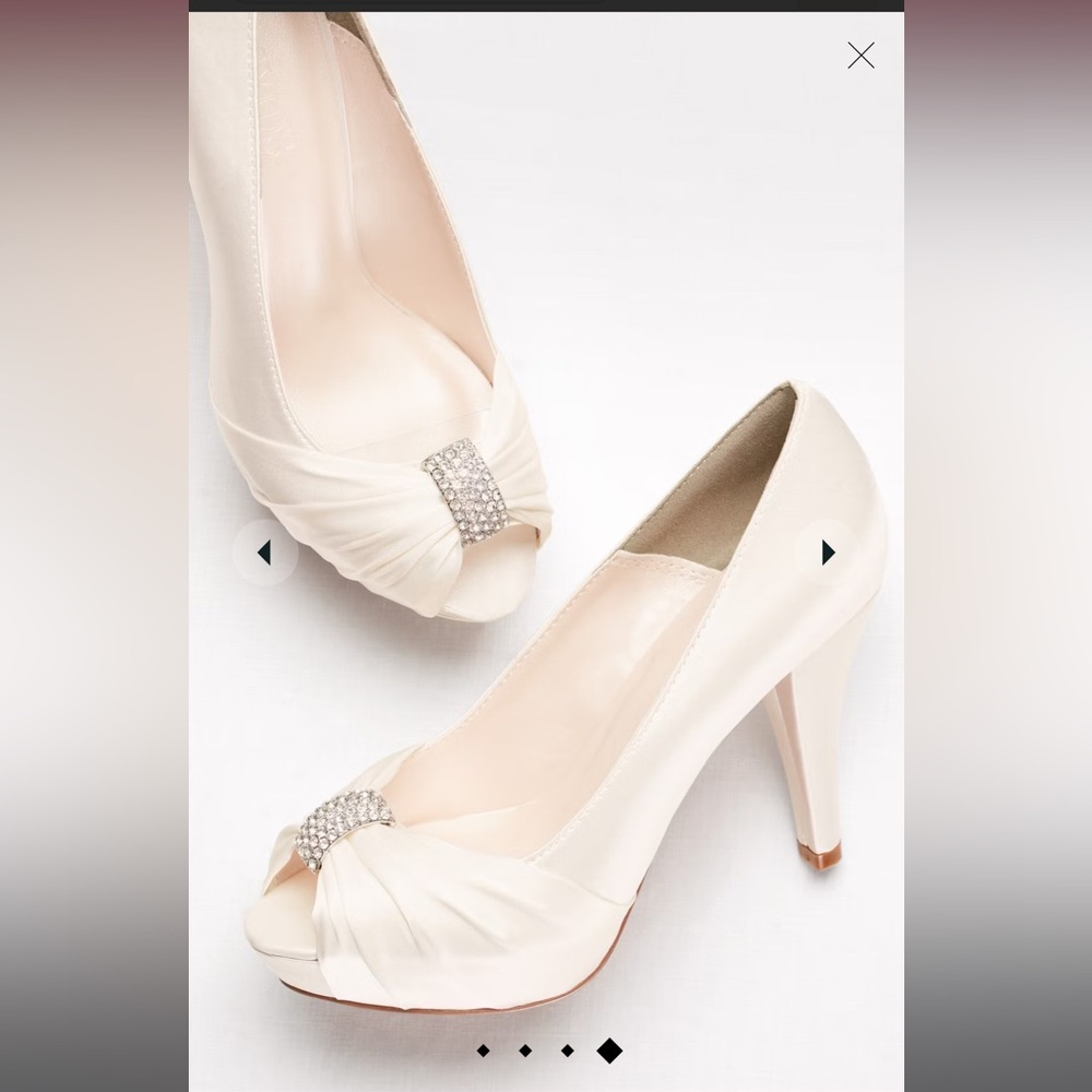 Michaelangelo Cream Peep-Toe Heels